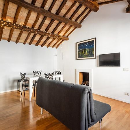 Pavone Centre Romantic Apartment Buitenkant foto