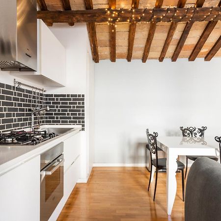 Pavone Centre Romantic Apartment Buitenkant foto