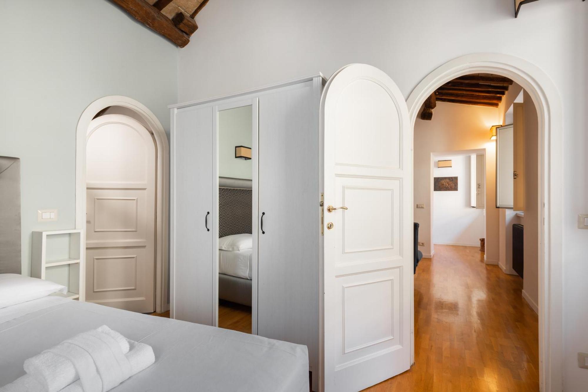 Pavone Centre Romantic Apartment Buitenkant foto